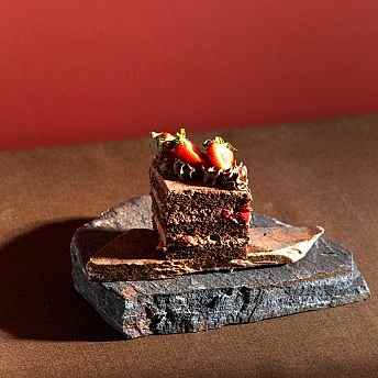 Çilekli Çikolatalı Pasta